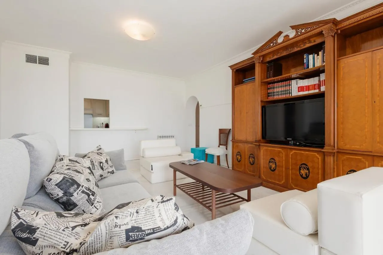 Holiday Home, With Direct Access To The Beach, Sea Views And South Facing, In Puerto Banus Marbella Apartment