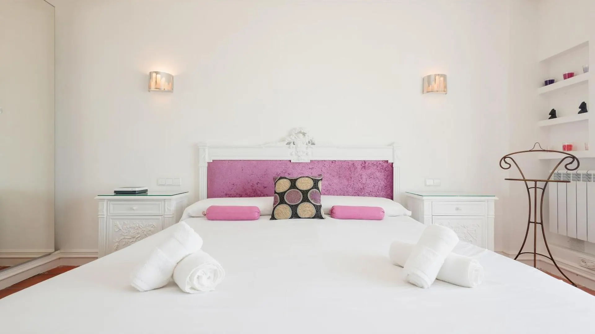 Apartment Holiday Home, With Direct Access To The Beach, Sea Views And South Facing, In Puerto Banus Marbella Spain